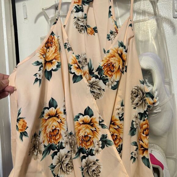 NWOT Shein Curve Floral Halter Top - Picture 2 of 15